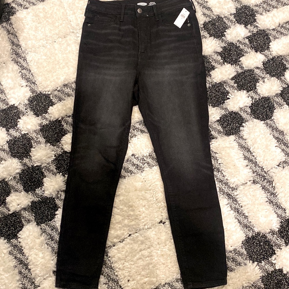 Women’s size 12 super skinny, high rise black skinny jeans